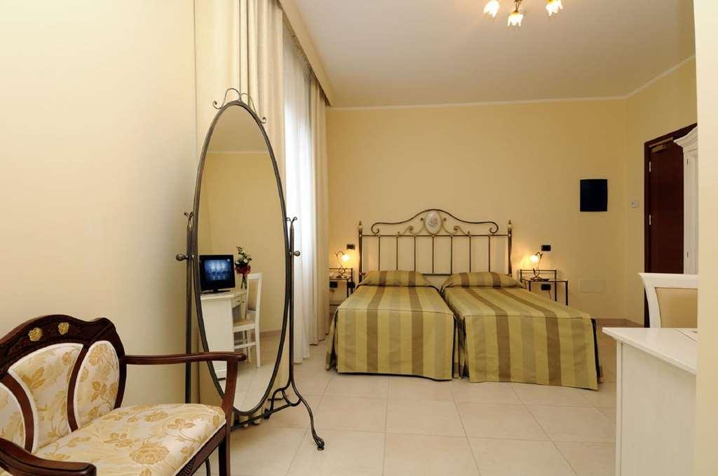 Hotel Villa Fiorita Giulianova Rum bild