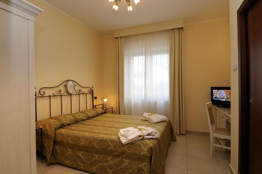 Hotel Villa Fiorita Giulianova Rum bild