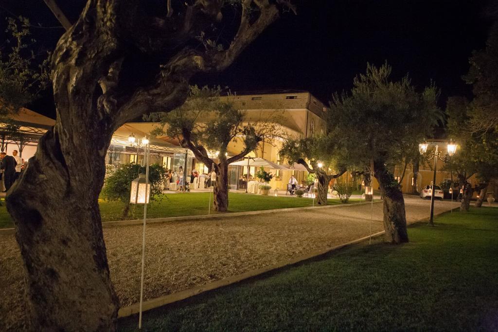 Hotel Villa Fiorita Giulianova Exteriör bild