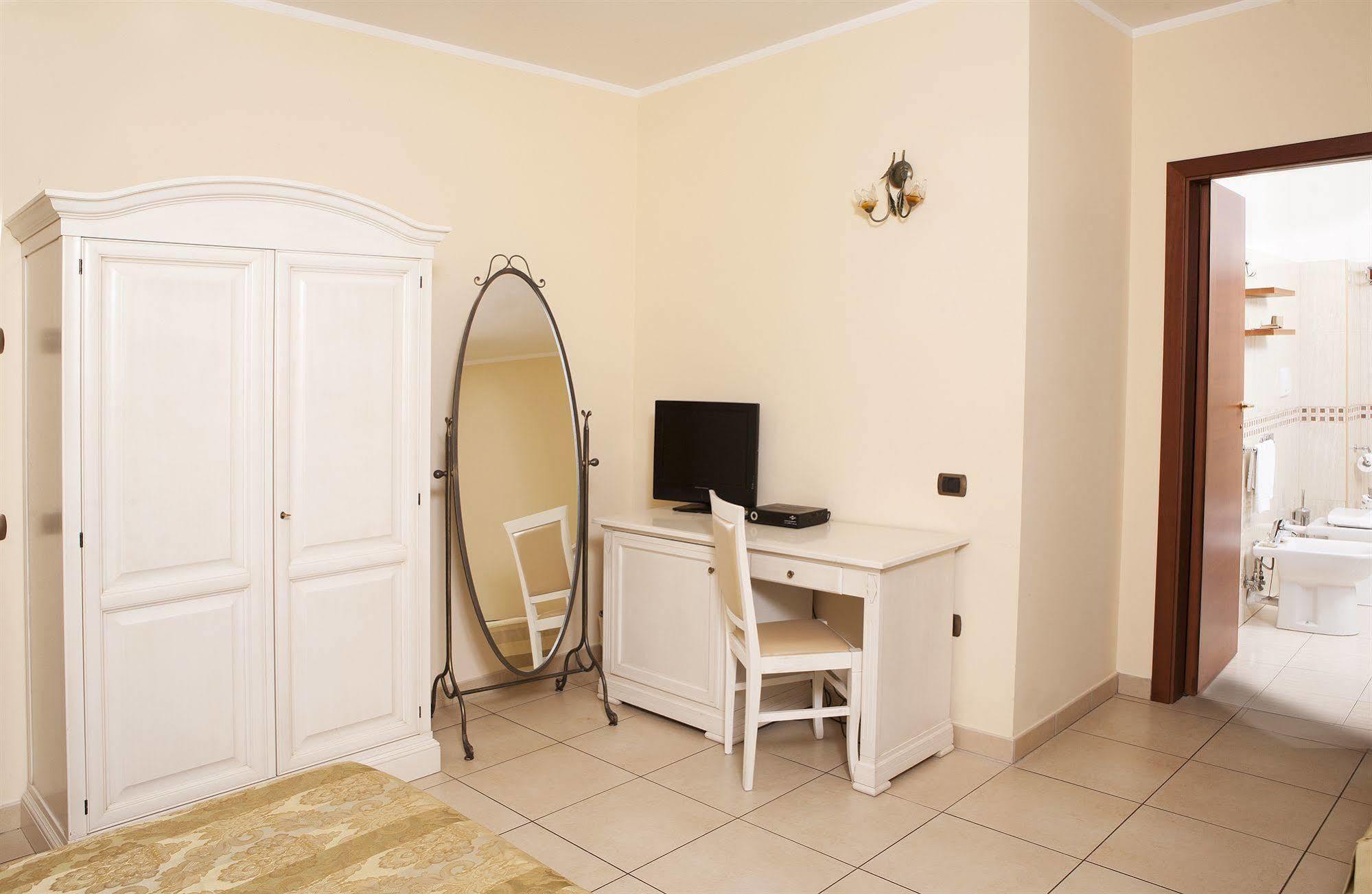 Hotel Villa Fiorita Giulianova Exteriör bild